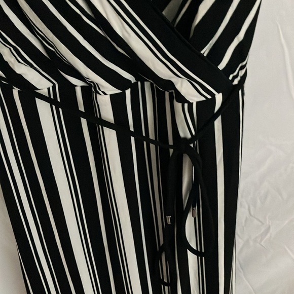 White House Black Market: White/Black stripe faux wrap MAXI dress- side slits-10 - Picture 6 of 16